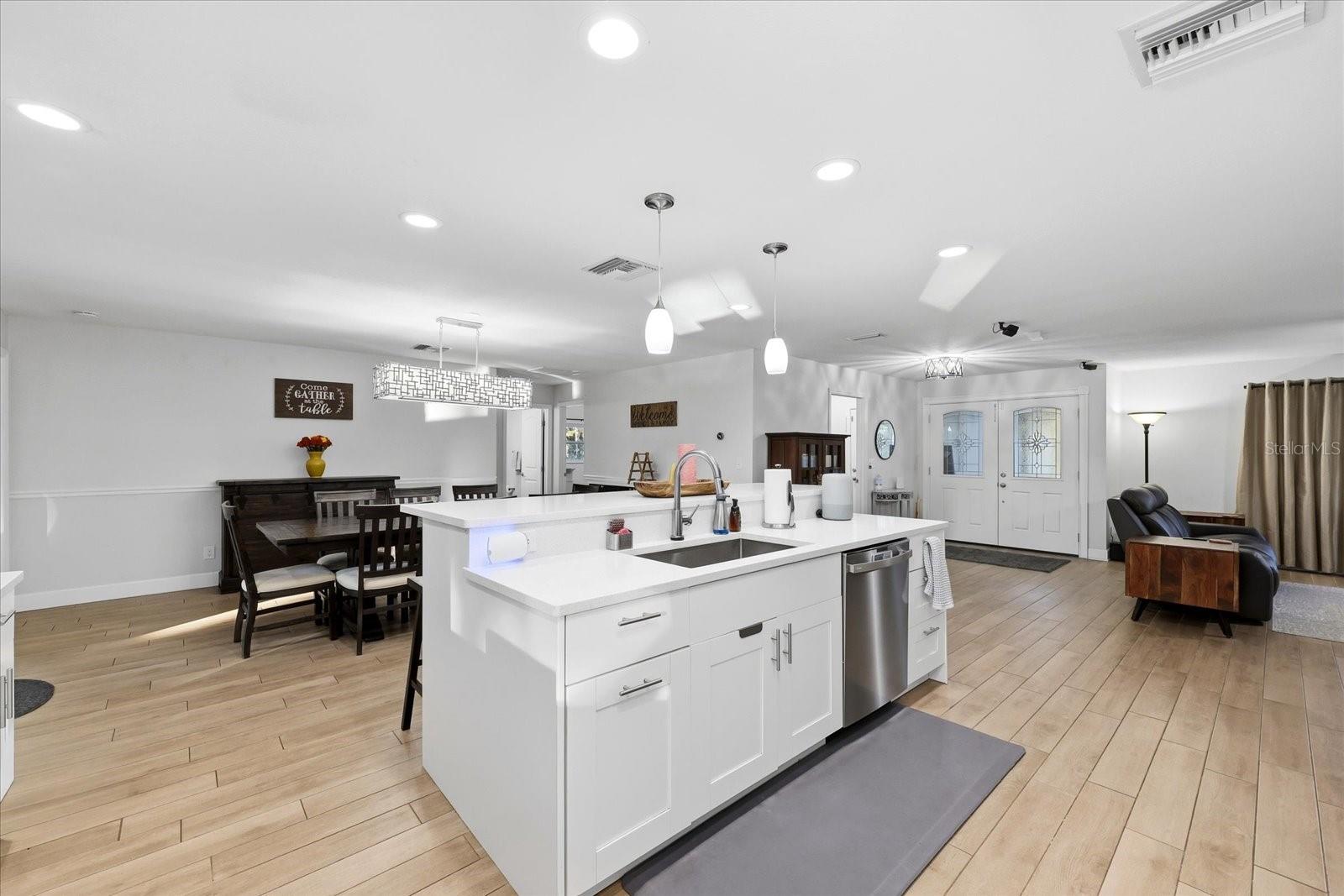 LAKESIDE ESTATES INC - Residential