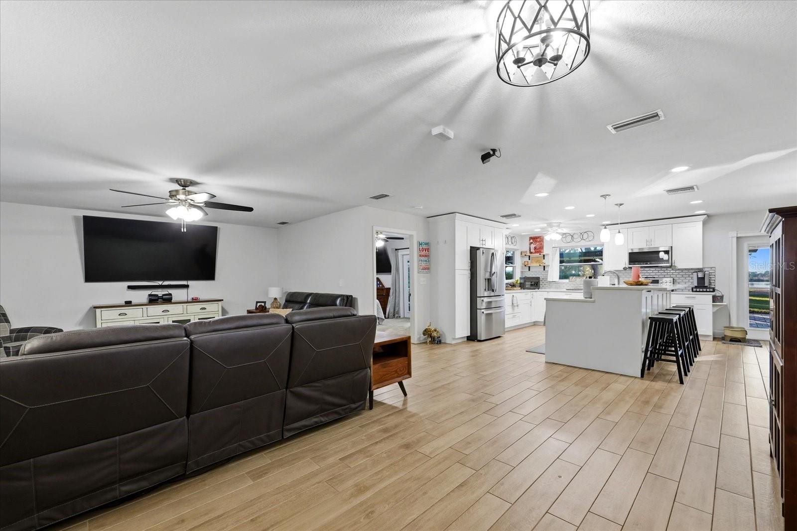 LAKESIDE ESTATES INC - Residential