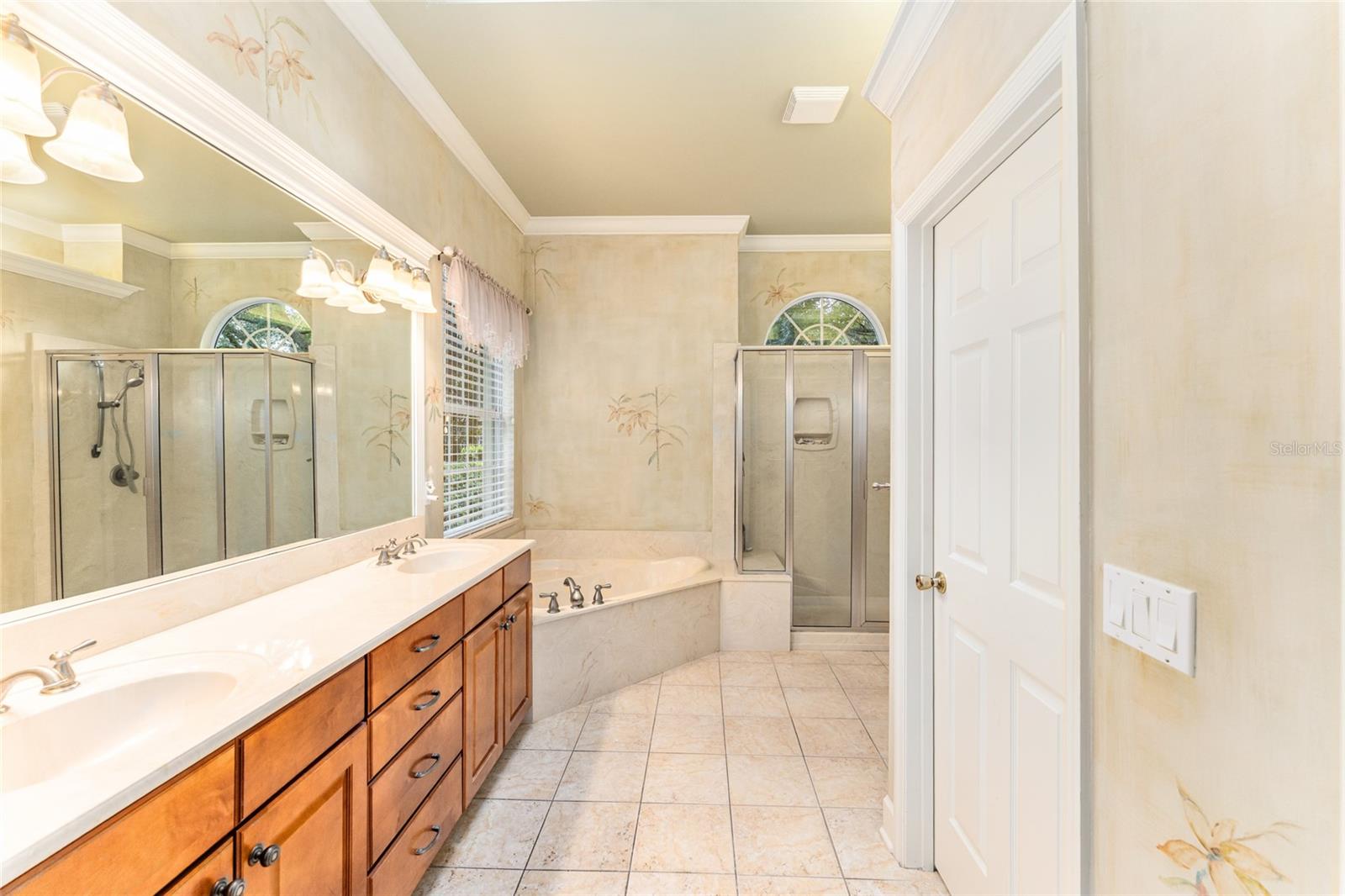 ELOISE GARDENS - Residential