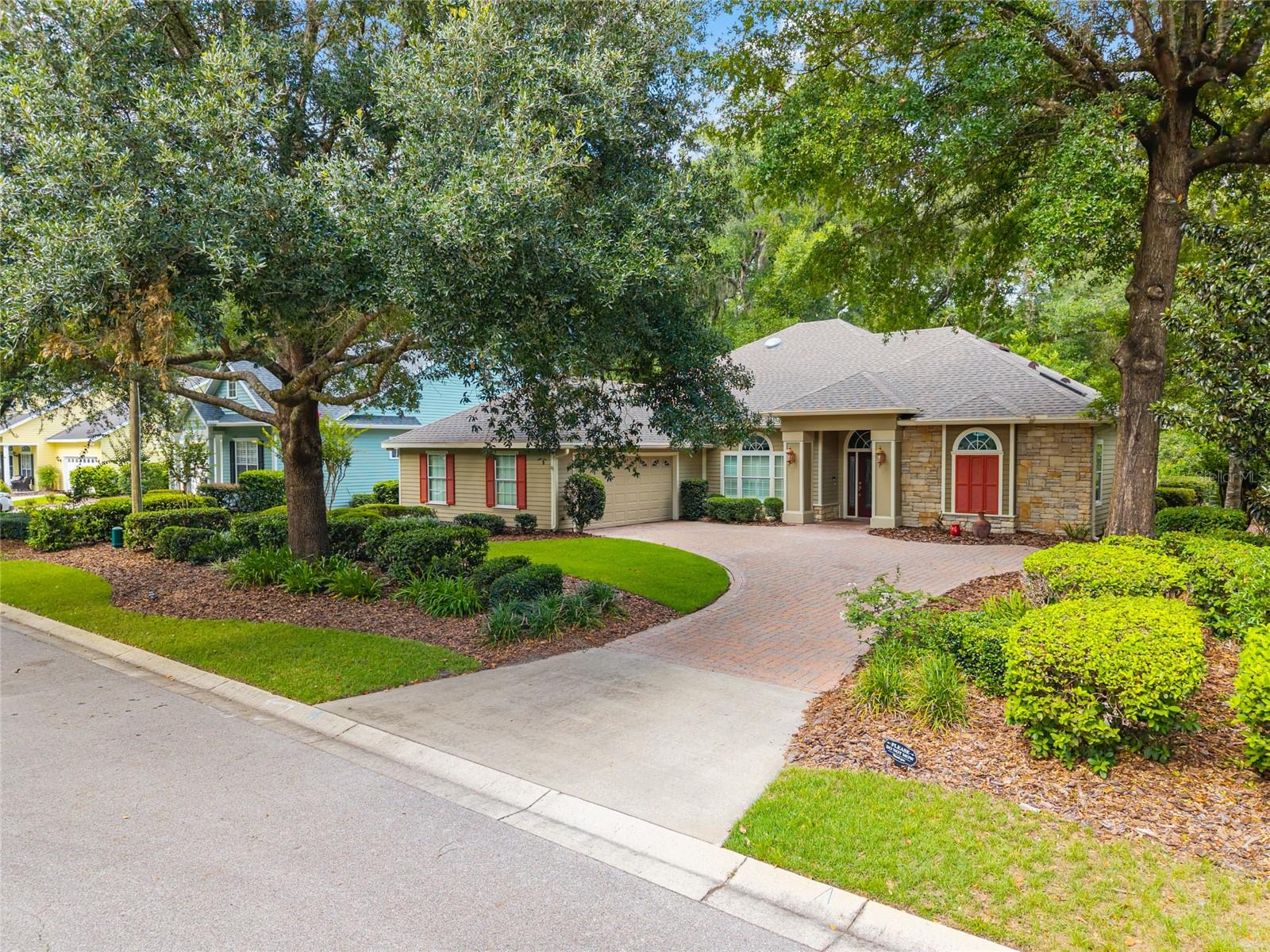 ELOISE GARDENS - Residential