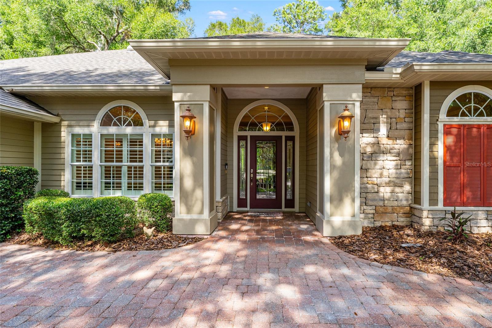 ELOISE GARDENS - Residential