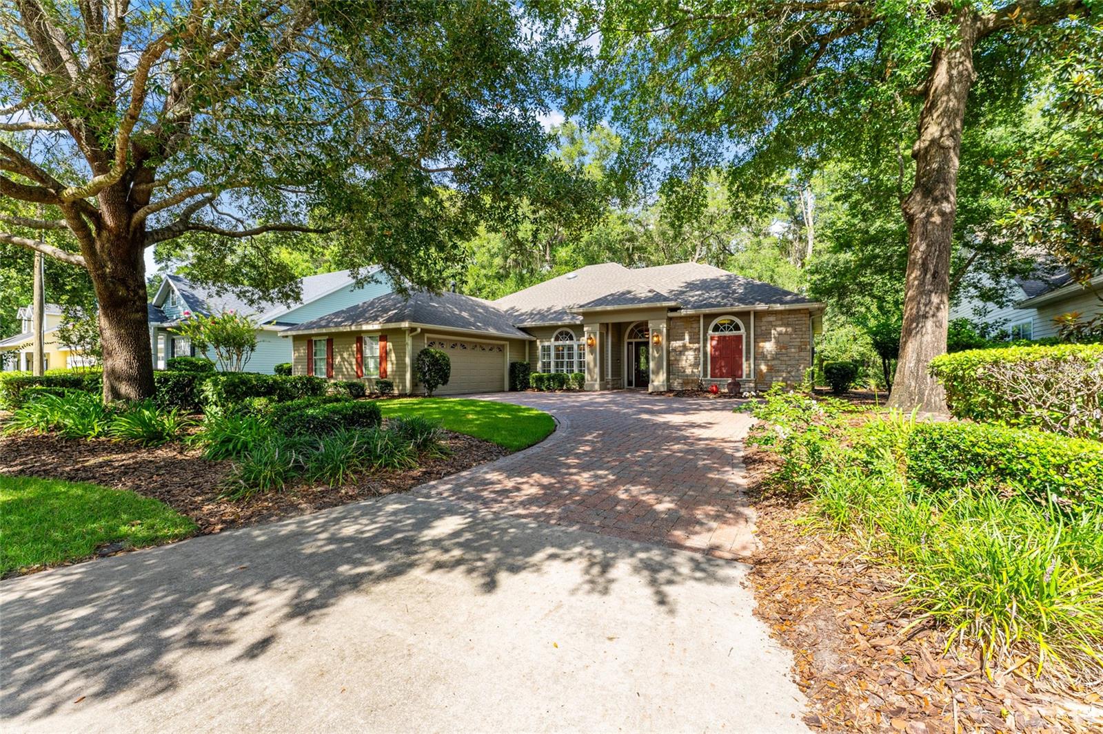 ELOISE GARDENS - Residential