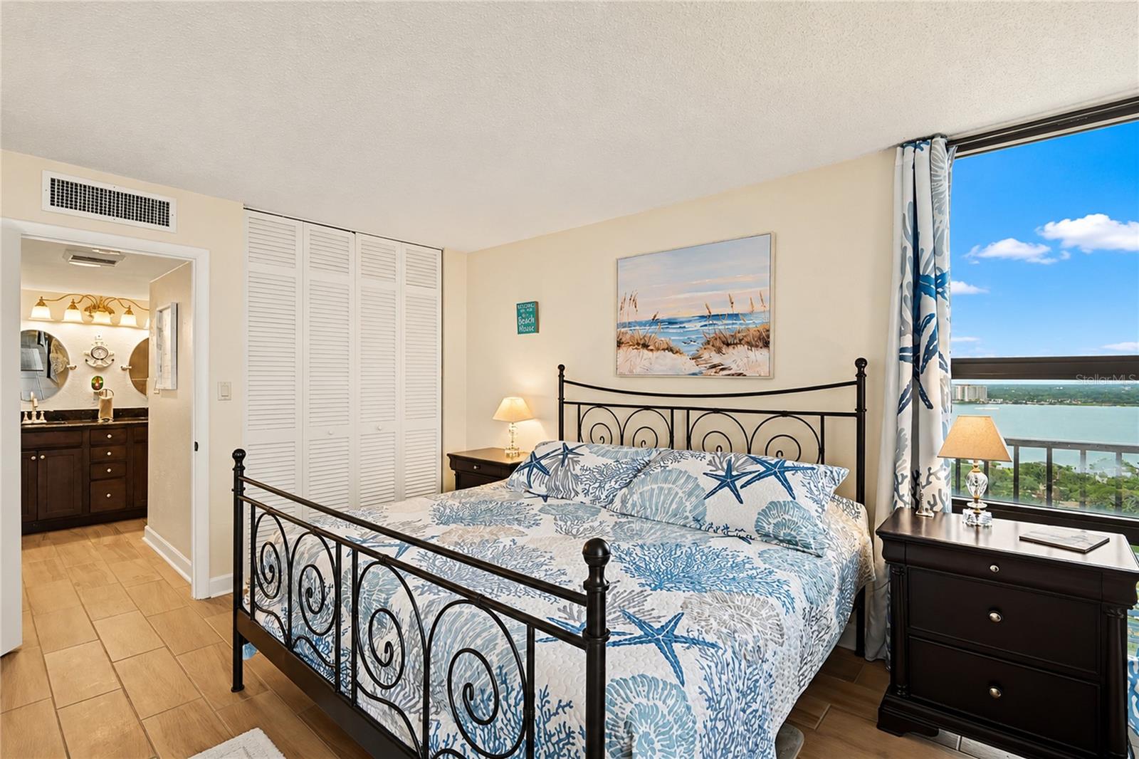 OCEAN 01 CONDO - Residential