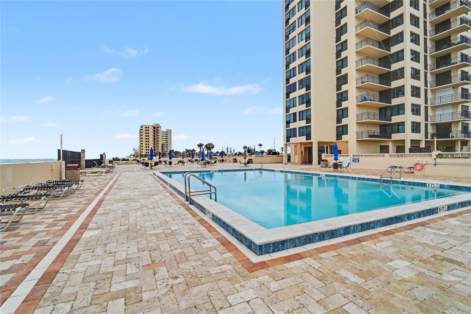 OCEAN 01 CONDO - Residential