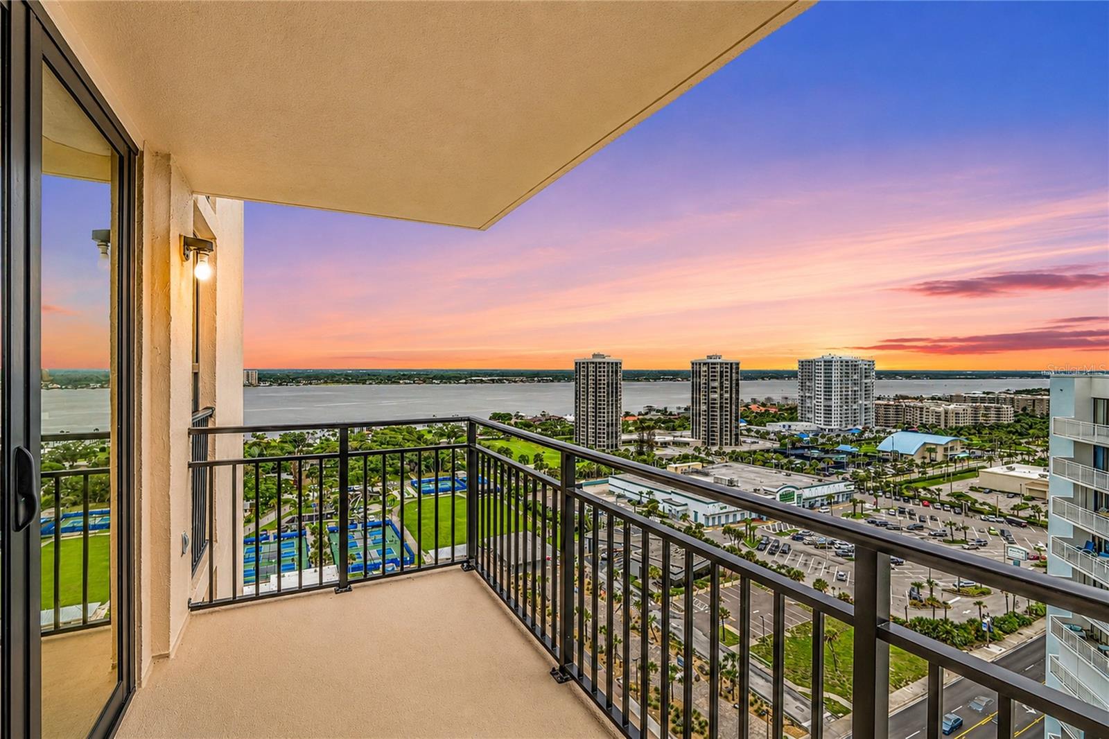 OCEAN 01 CONDO - Residential