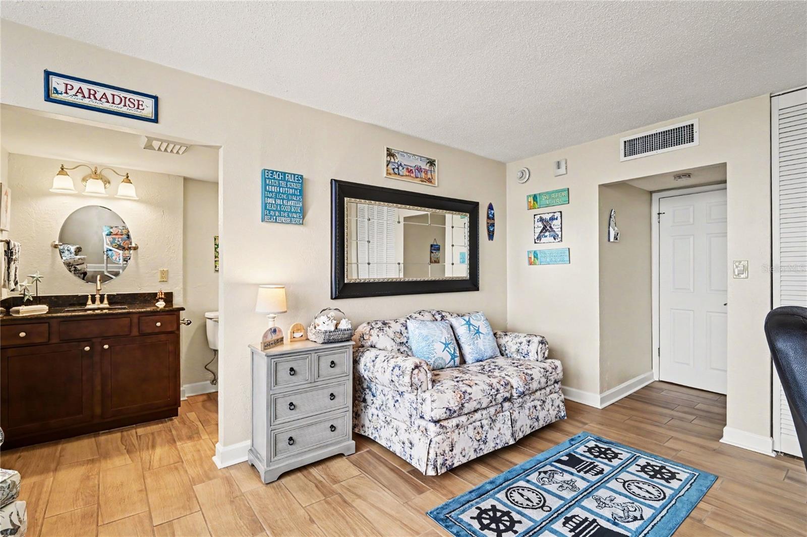 OCEAN 01 CONDO - Residential