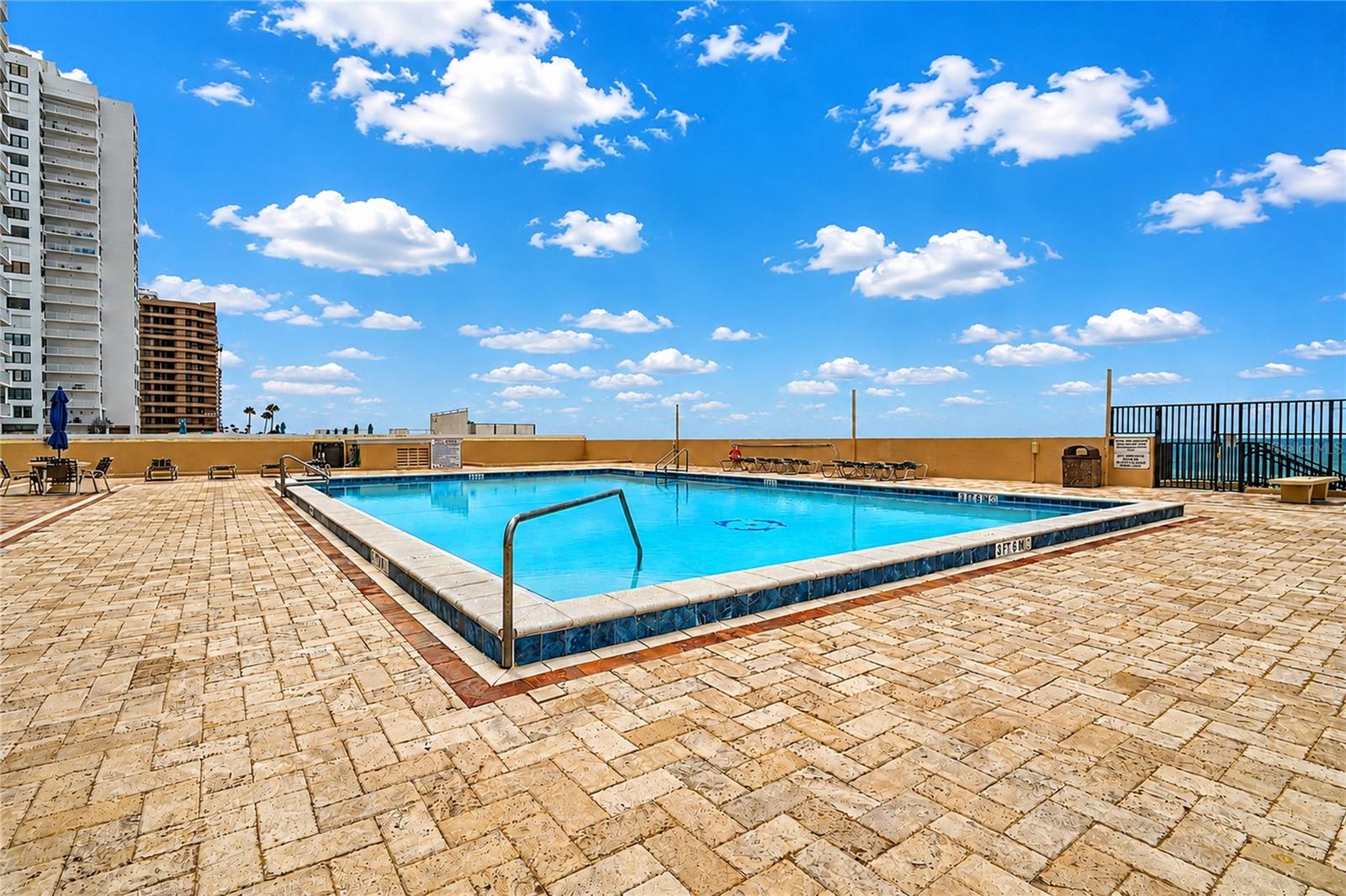OCEAN 01 CONDO - Residential