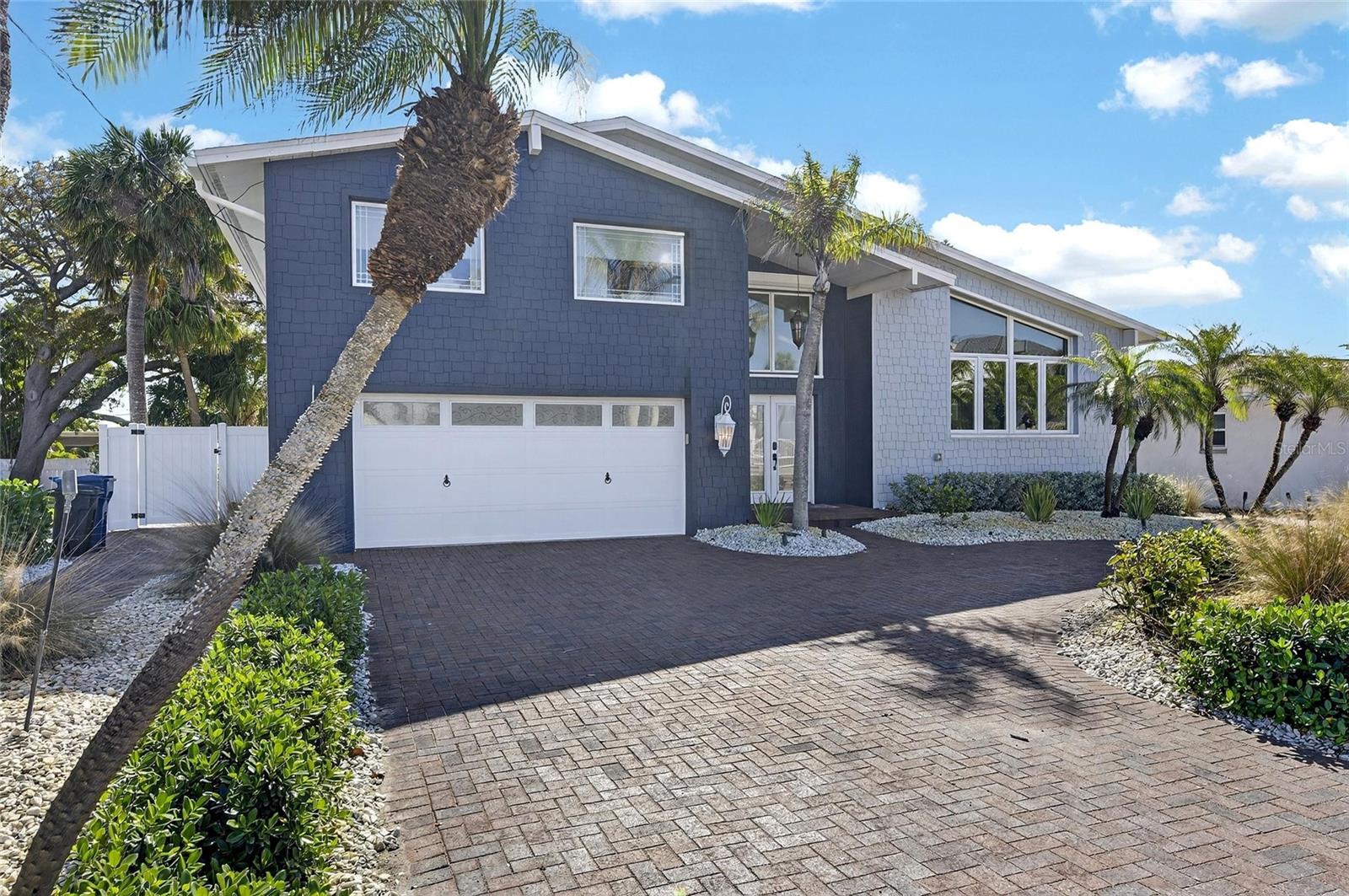 BELLEAIR BEACH YACHT CLUB ESTATES - Residential