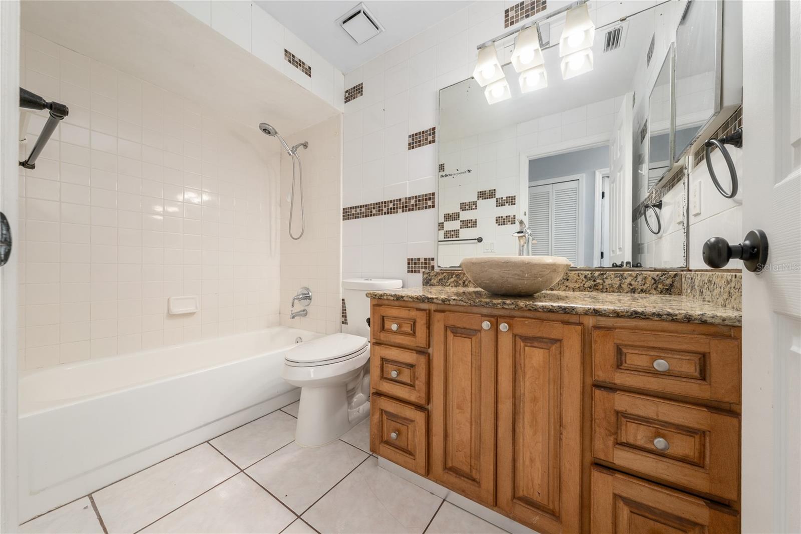 LINDFIELDS UNIT 1 - Residential
