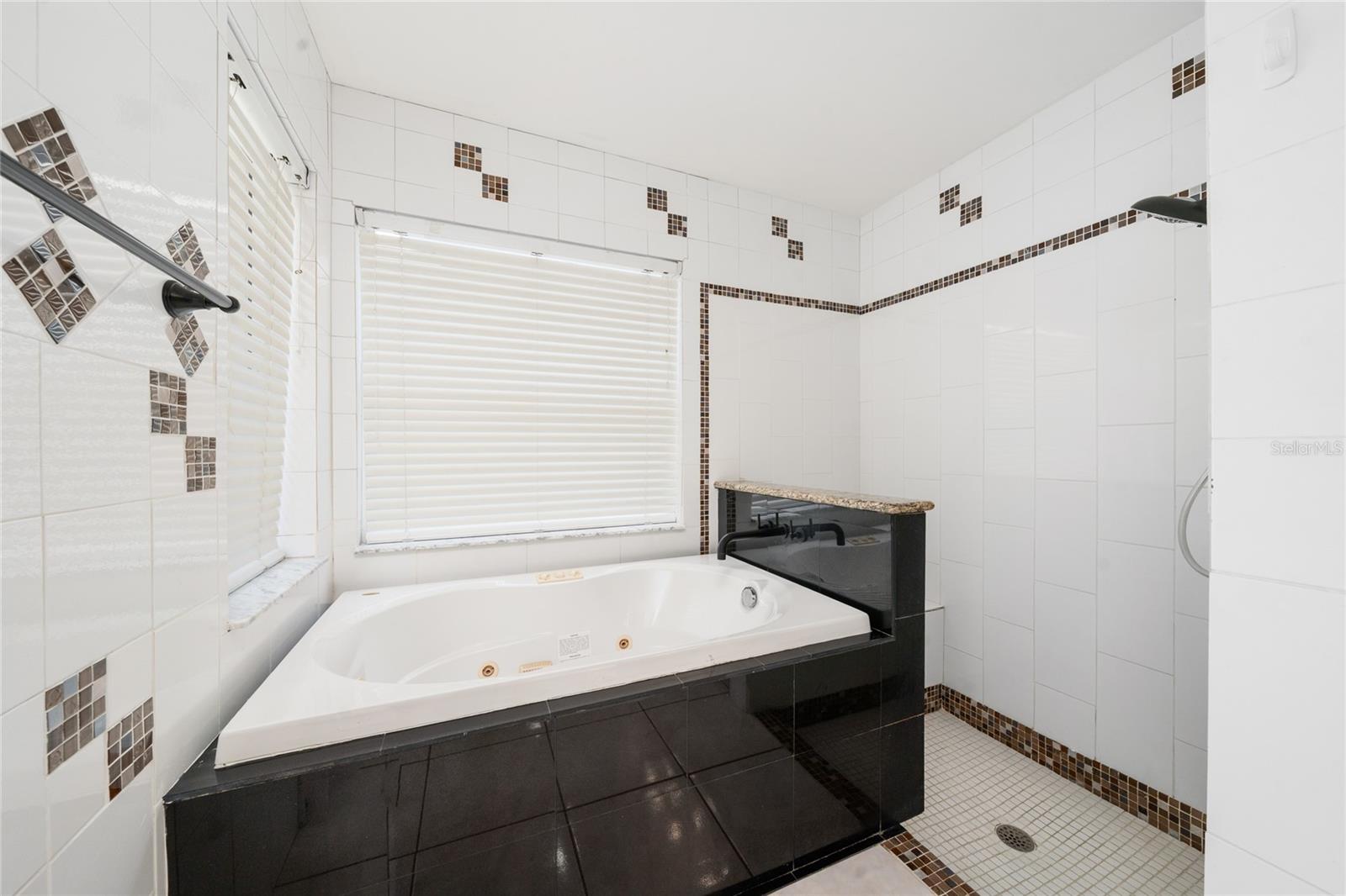 LINDFIELDS UNIT 1 - Residential