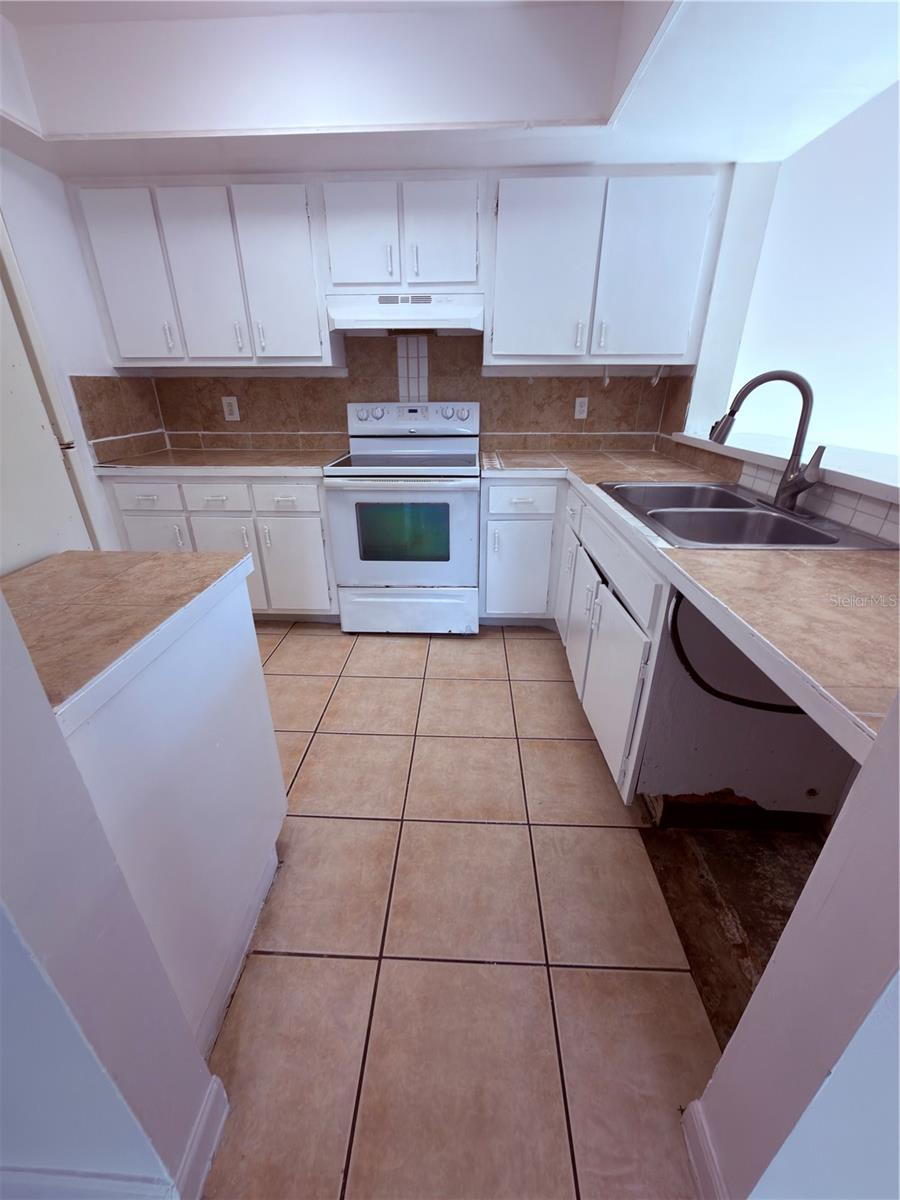 LEMON TREE CONDO SEC 03 CANYON - Residential