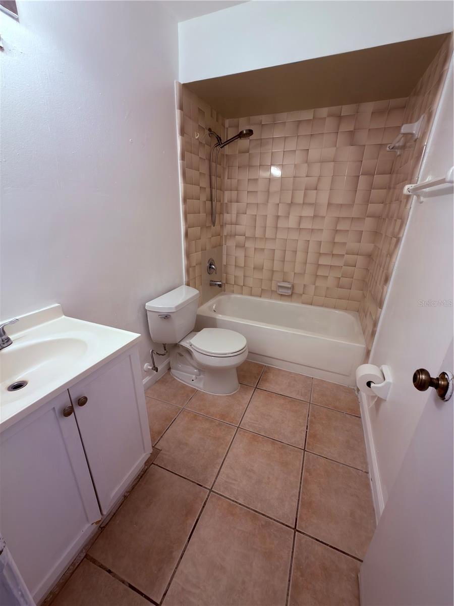 LEMON TREE CONDO SEC 03 CANYON - Residential