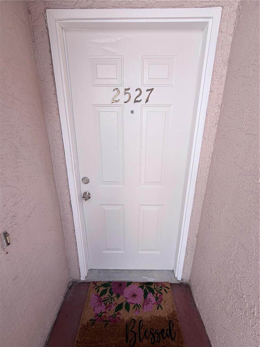LEMON TREE CONDO SEC 03 CANYON - Residential