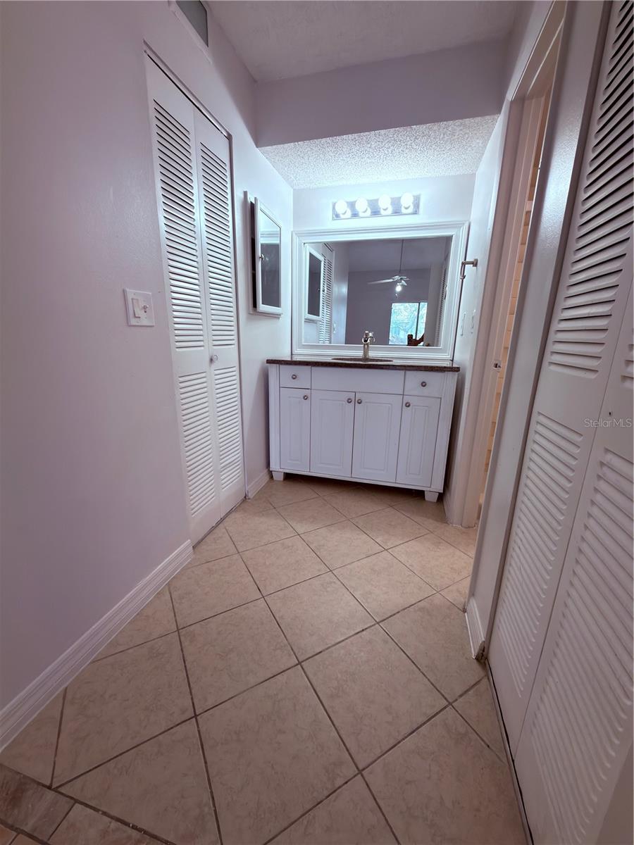 LEMON TREE CONDO SEC 03 CANYON - Residential