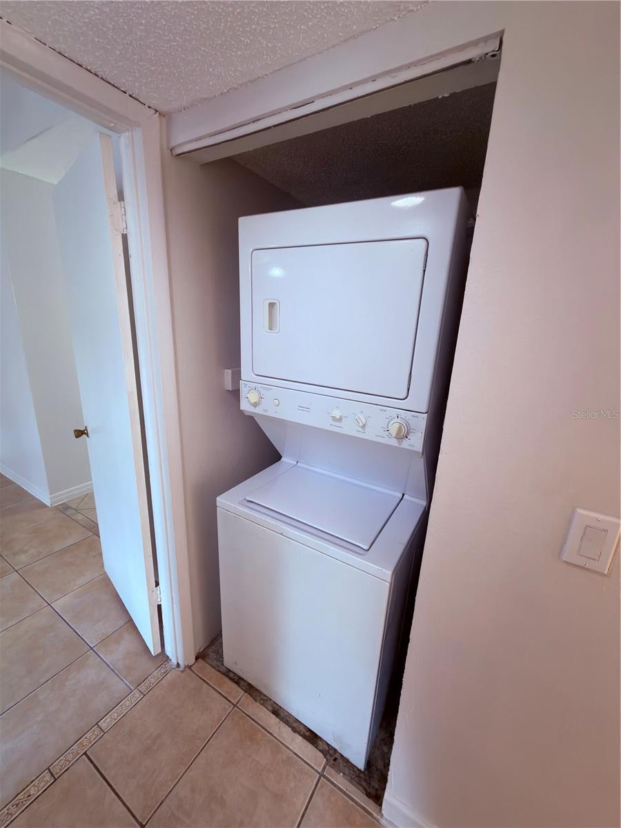LEMON TREE CONDO SEC 03 CANYON - Residential