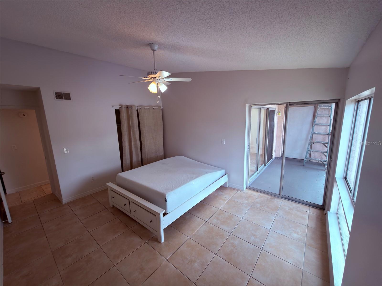LEMON TREE CONDO SEC 03 CANYON - Residential