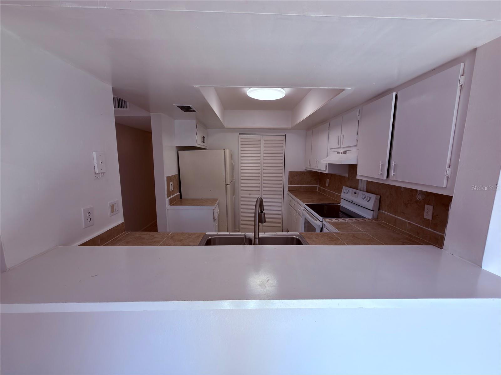 LEMON TREE CONDO SEC 03 CANYON - Residential
