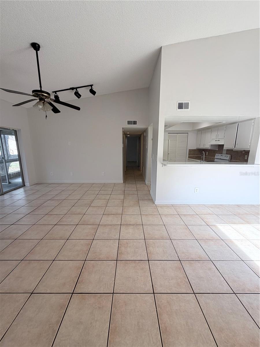LEMON TREE CONDO SEC 03 CANYON - Residential
