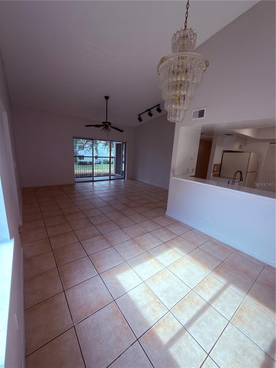 LEMON TREE CONDO SEC 03 CANYON - Residential