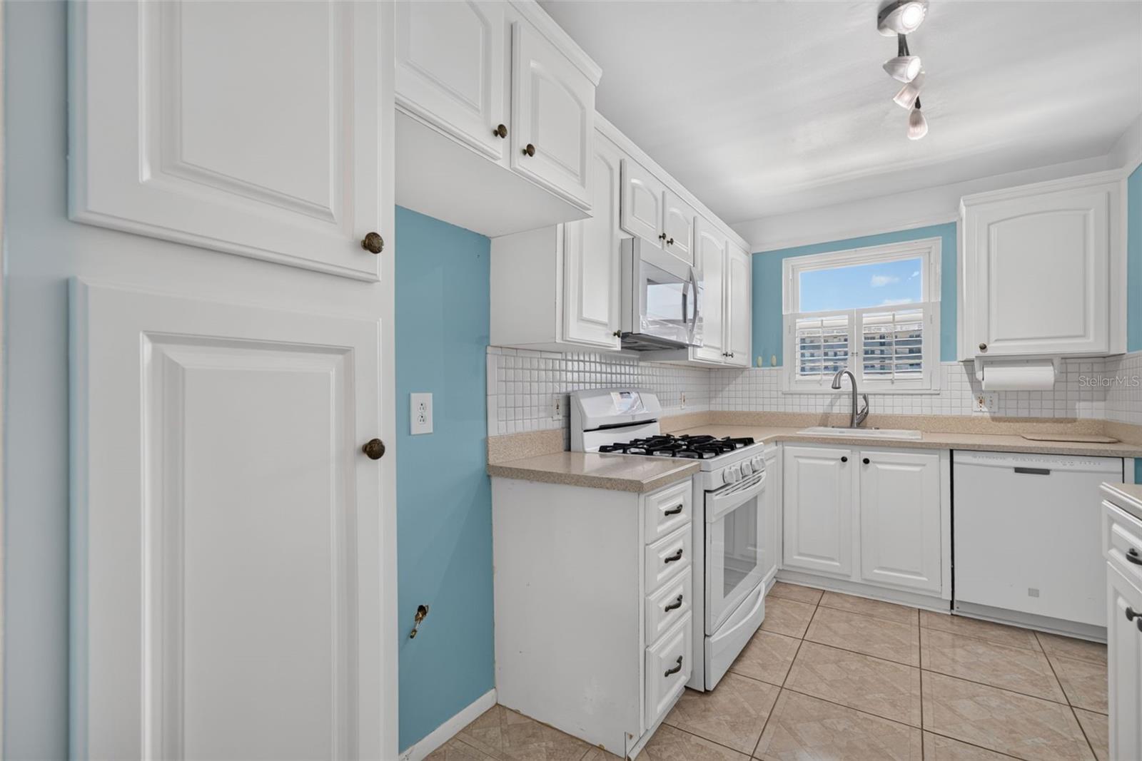 TOWN SHORES OF GULFPORT - Residential