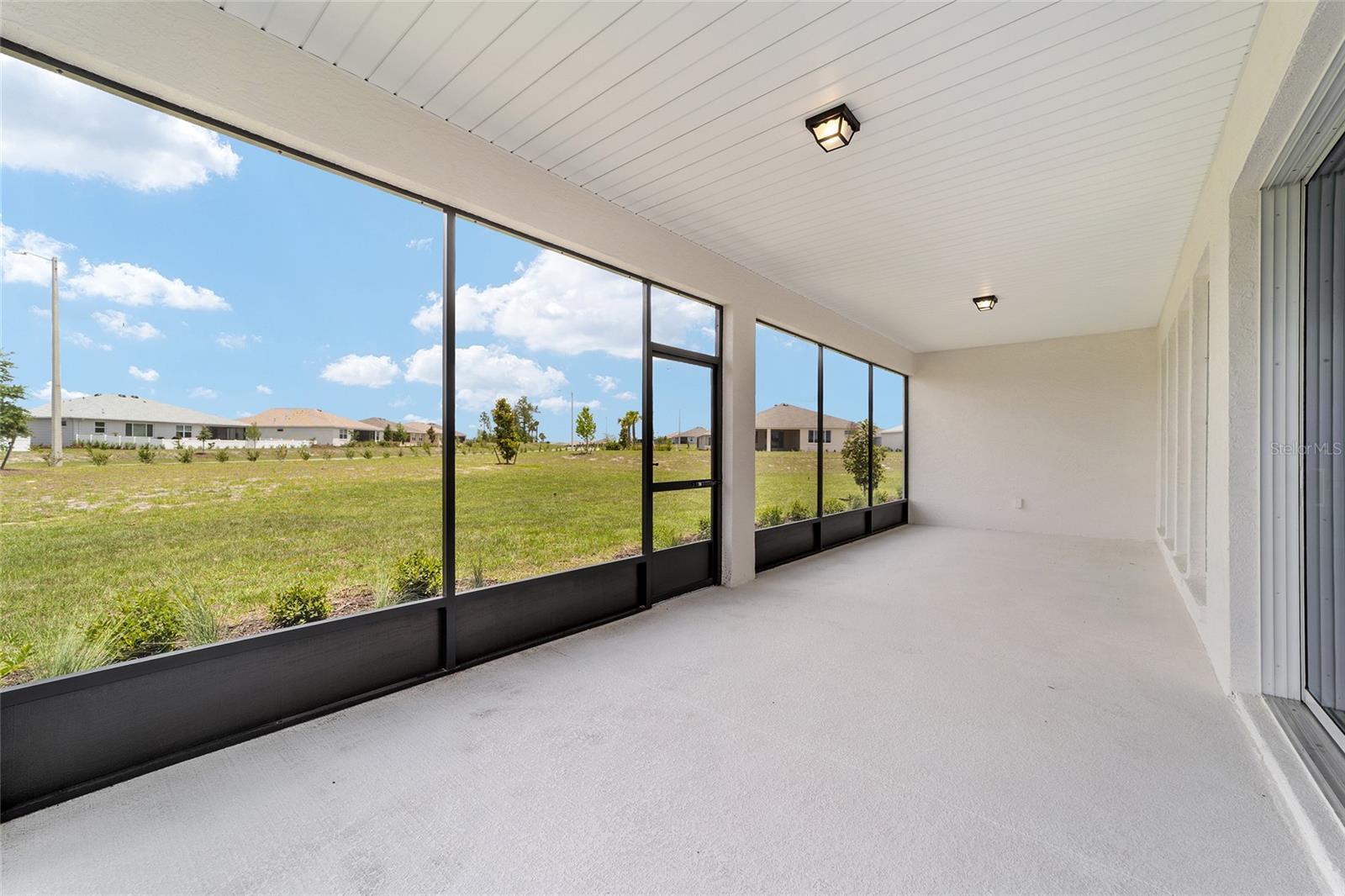ON TOP OF THE WORLD - Residential