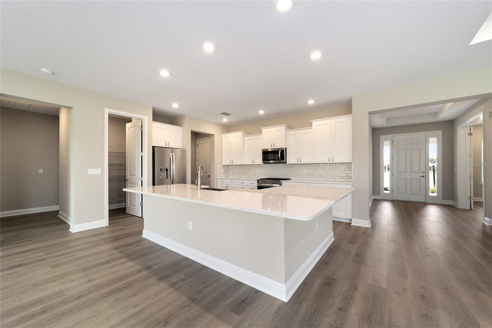 ON TOP OF THE WORLD - Residential