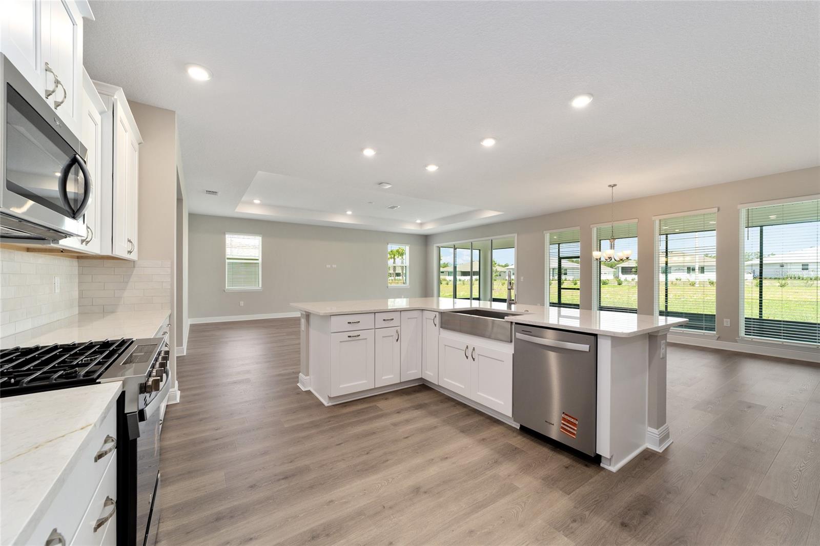 ON TOP OF THE WORLD - Residential