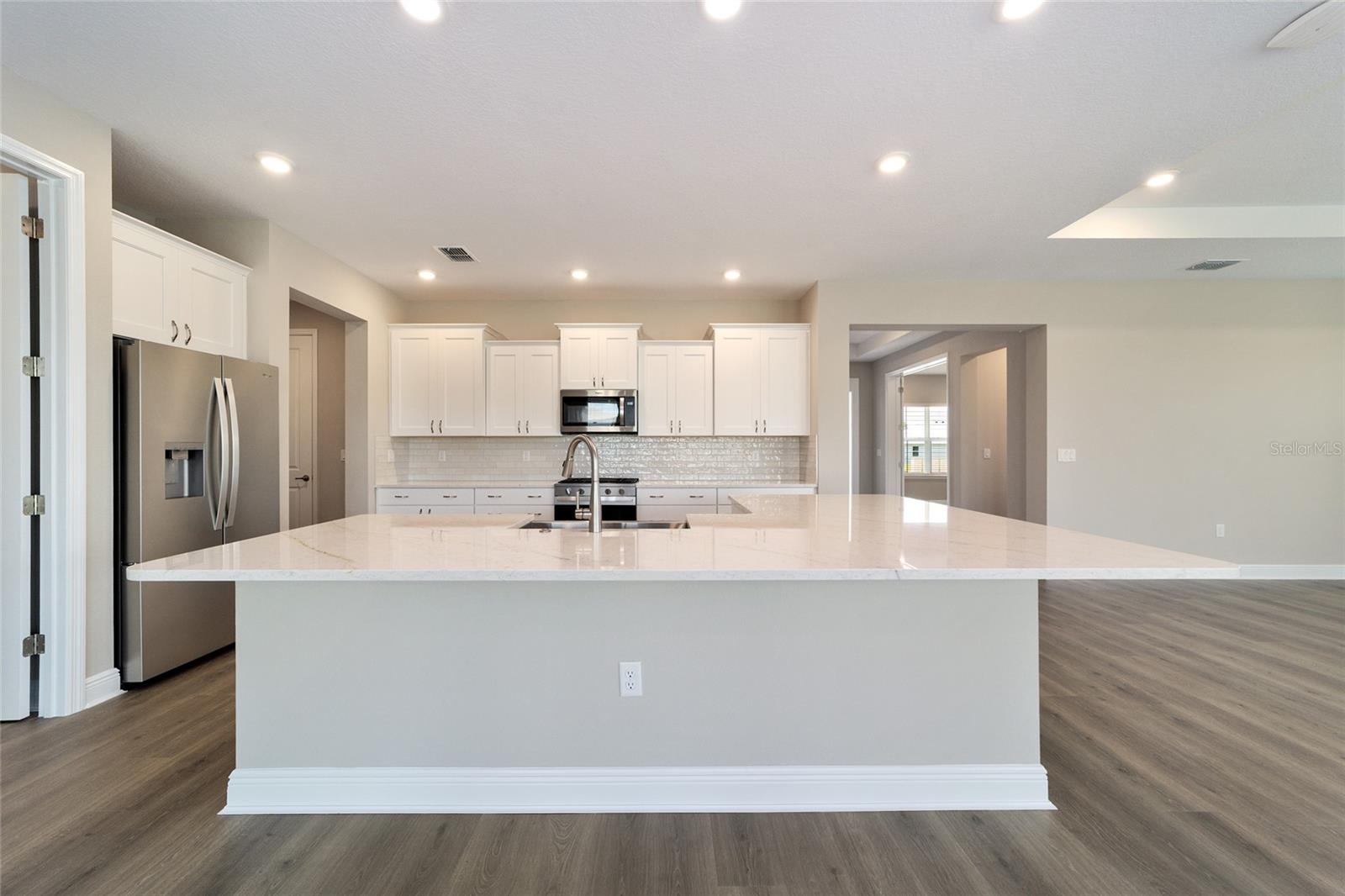 ON TOP OF THE WORLD - Residential