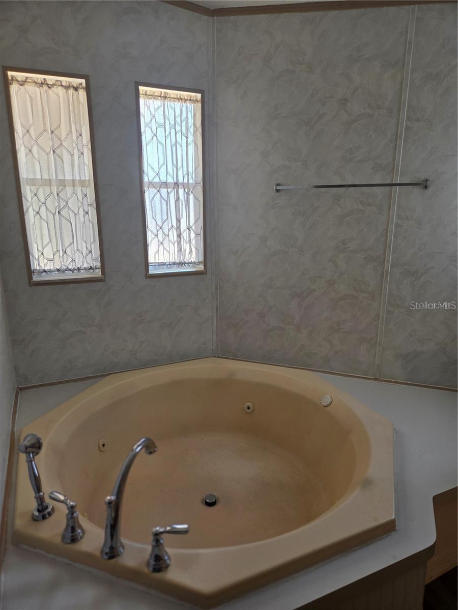 TAVARES FOX RUN MOBILE HOME - Residential