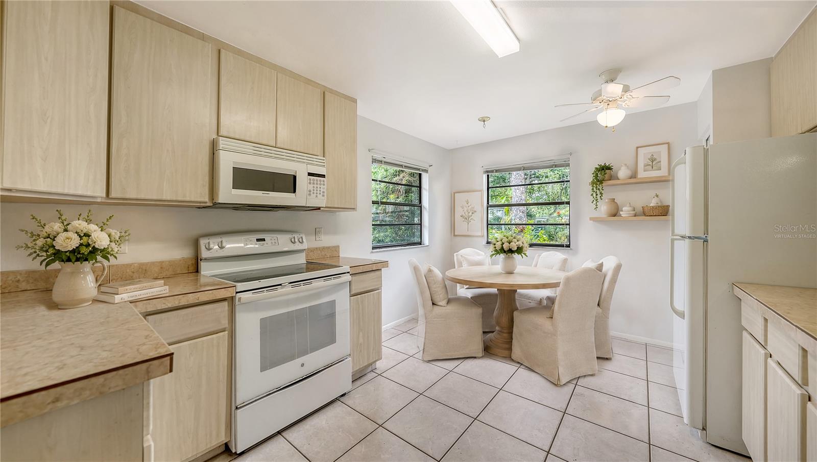 BARRINGTON WOODS - Residential