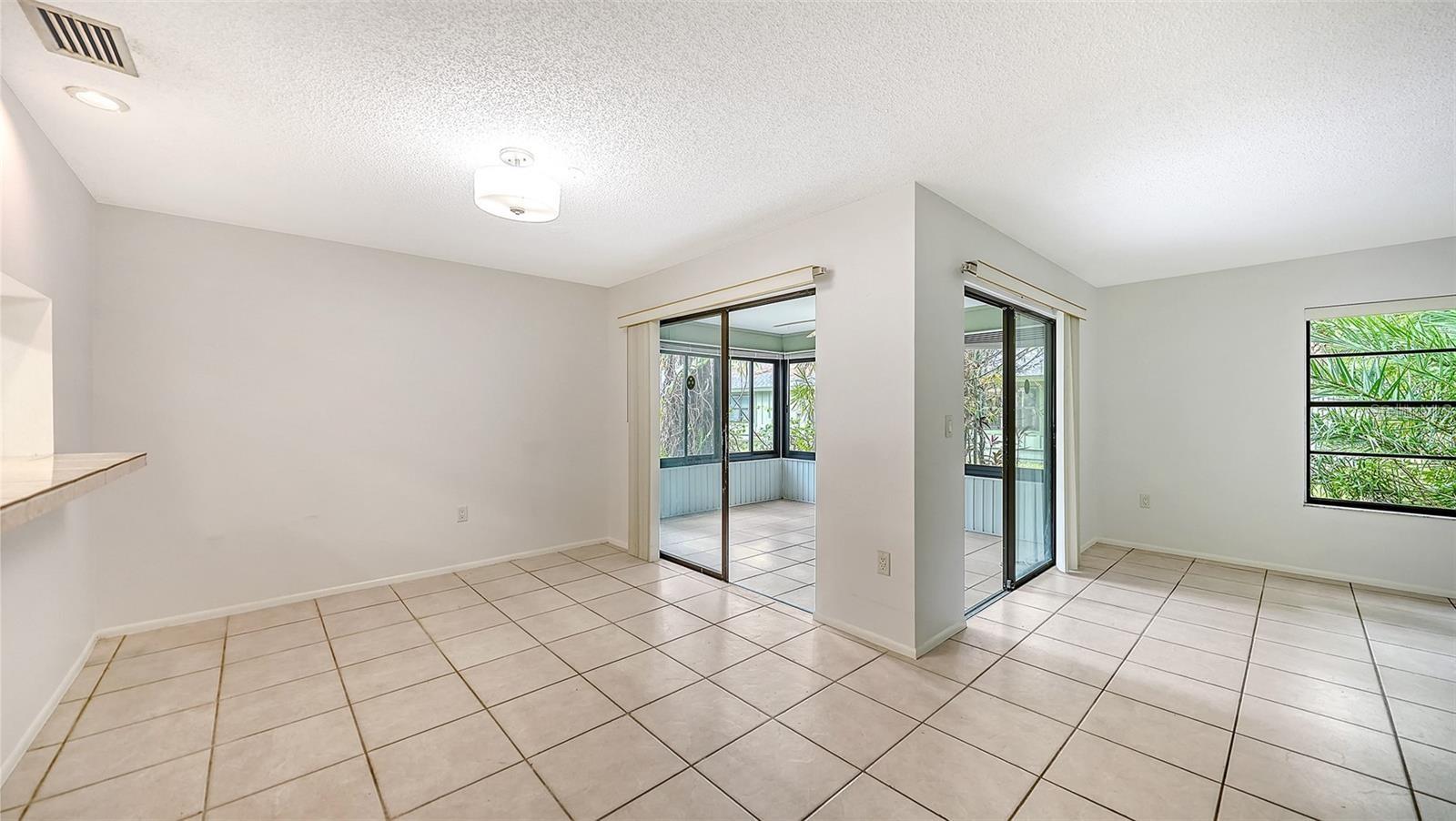 BARRINGTON WOODS - Residential