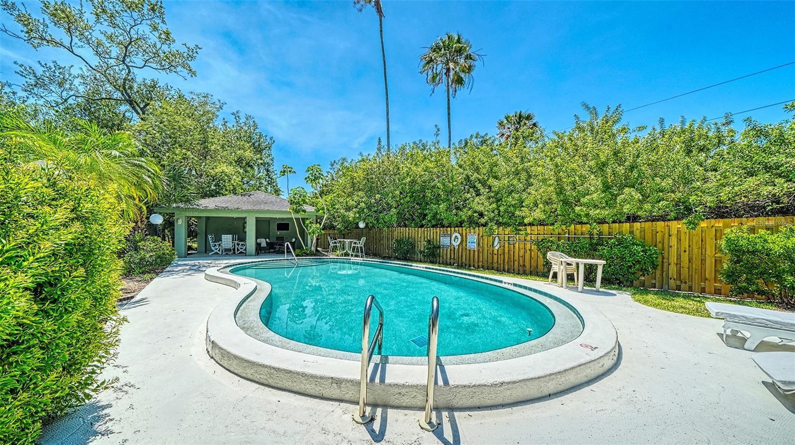 BARRINGTON WOODS - Residential