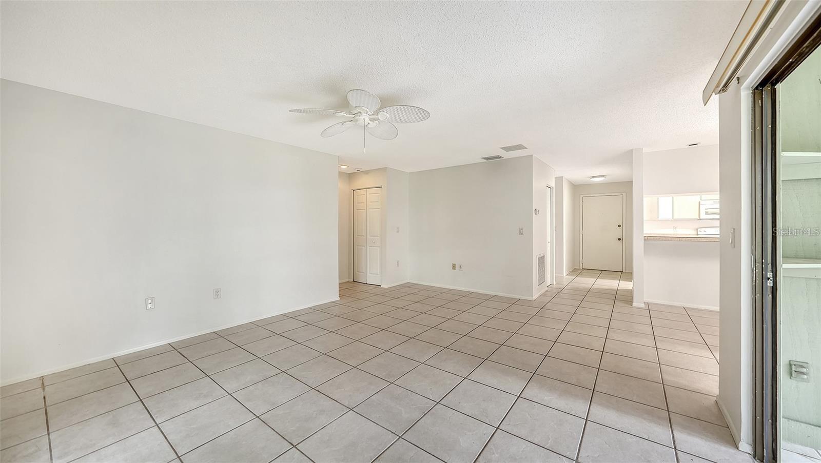 BARRINGTON WOODS - Residential