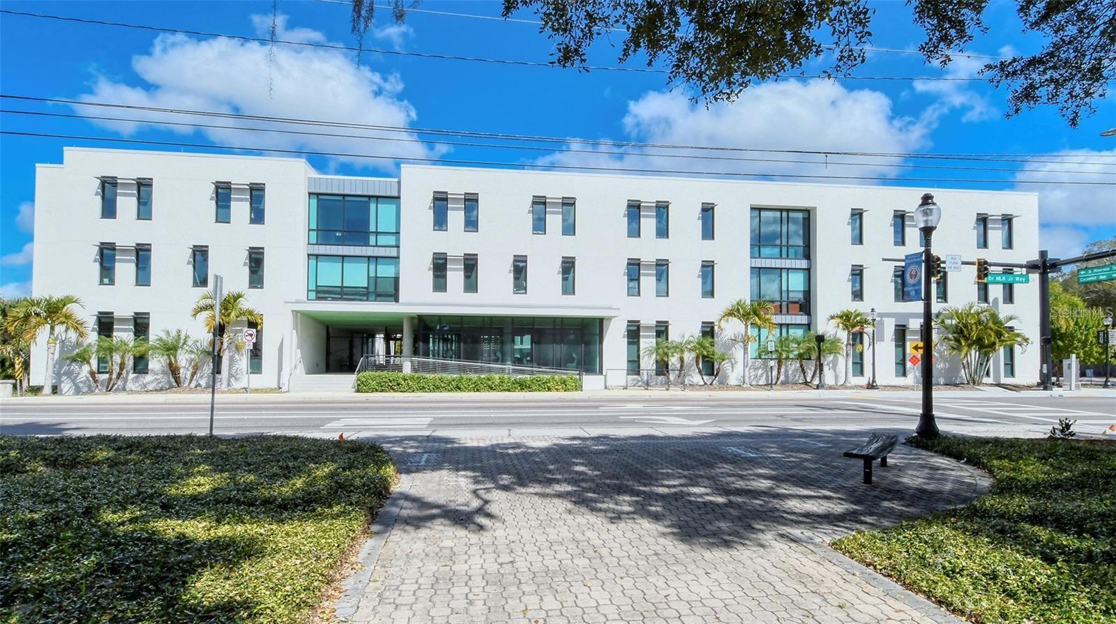 BARRINGTON WOODS - Residential
