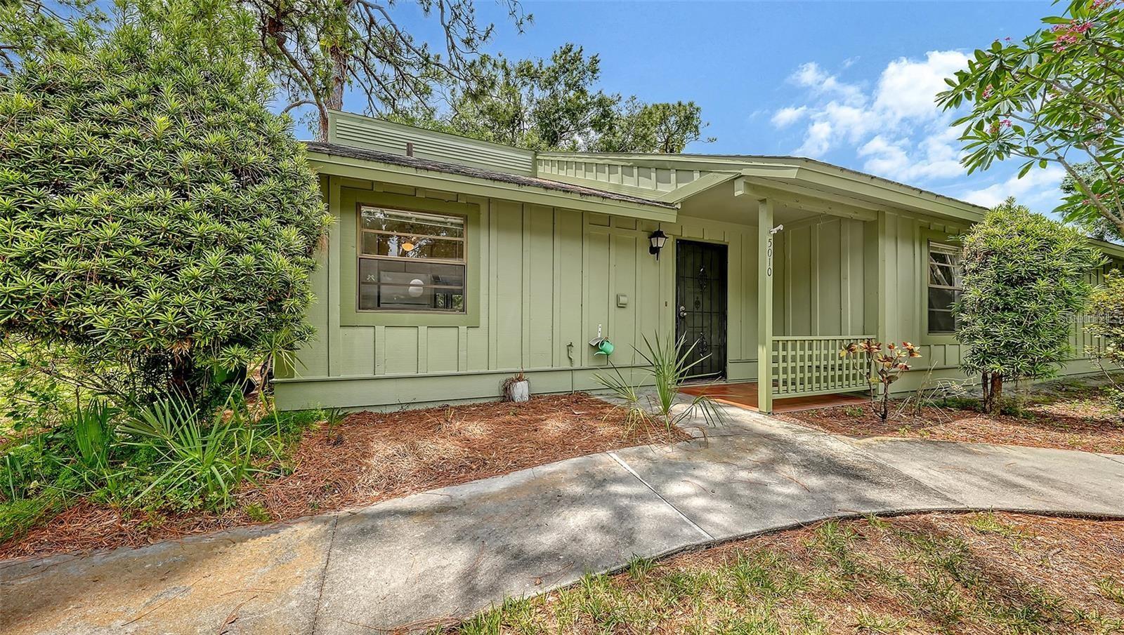 BARRINGTON WOODS - Residential