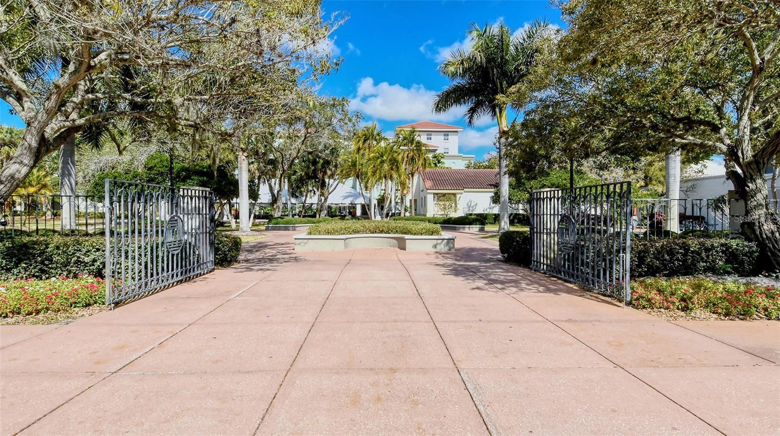 BARRINGTON WOODS - Residential