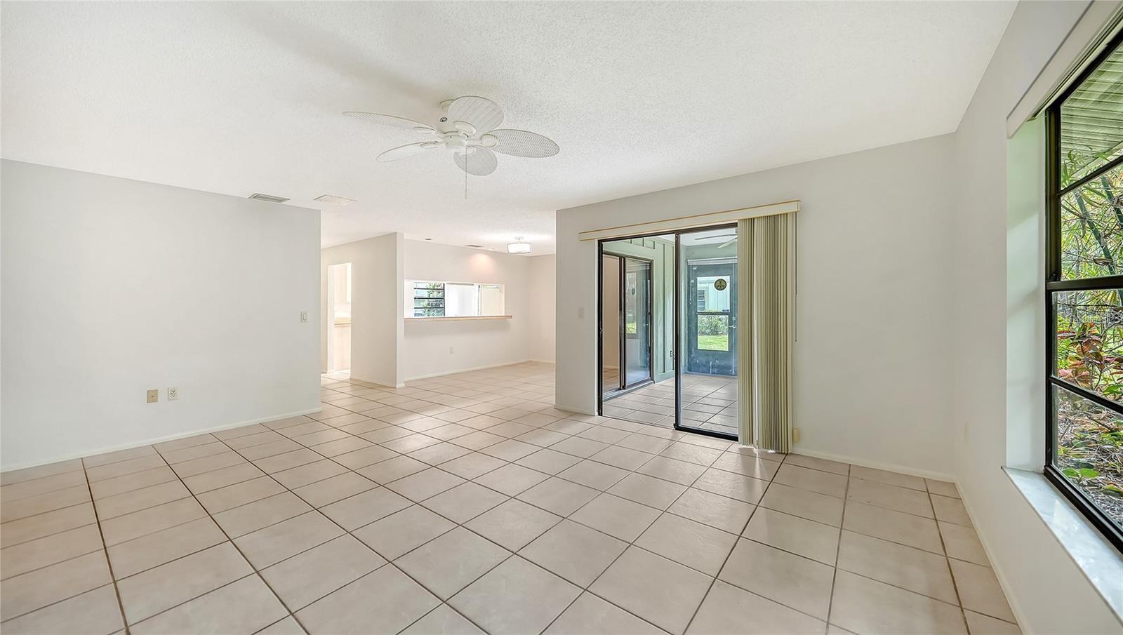 BARRINGTON WOODS - Residential