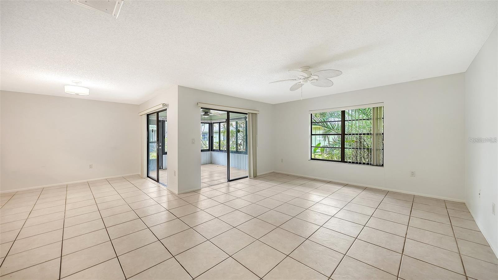 BARRINGTON WOODS - Residential