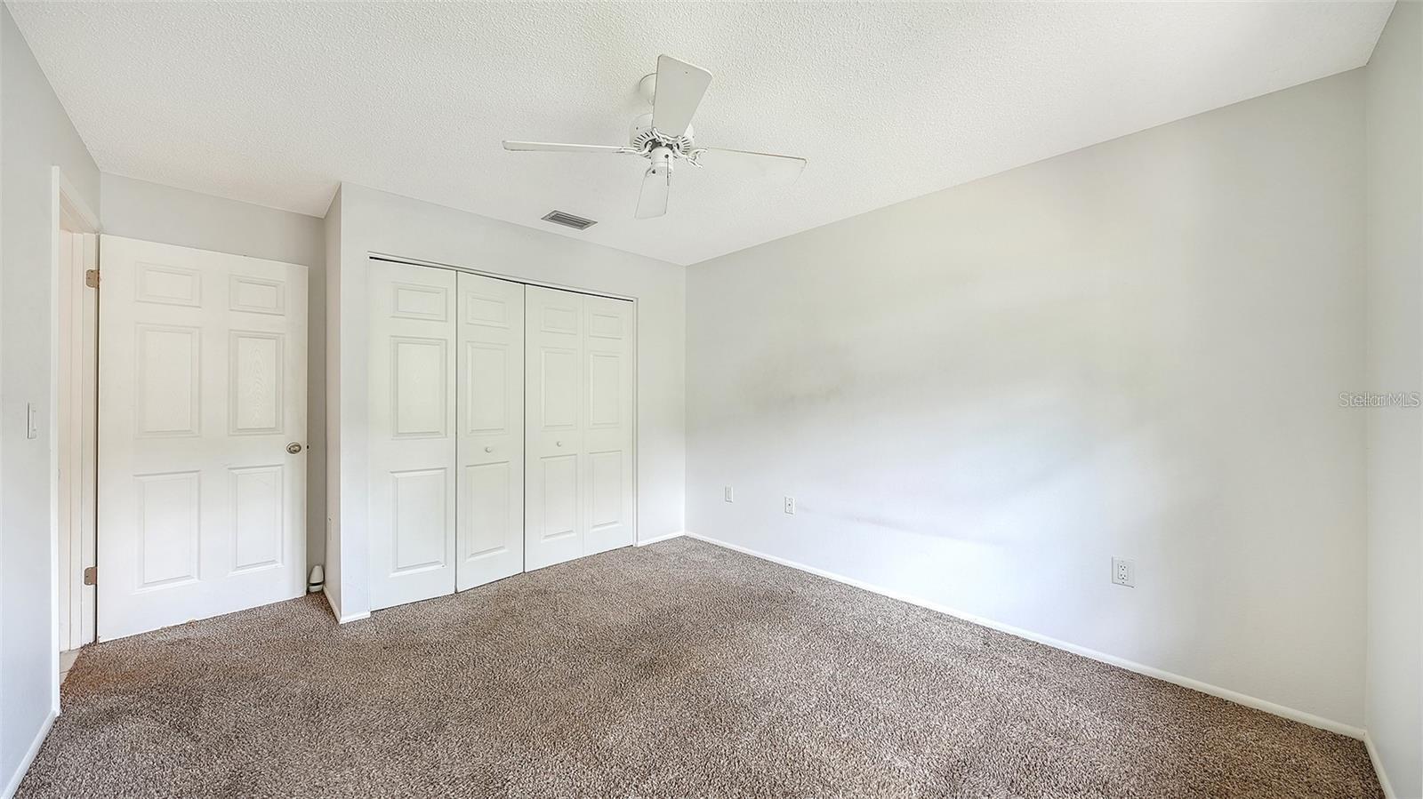 BARRINGTON WOODS - Residential