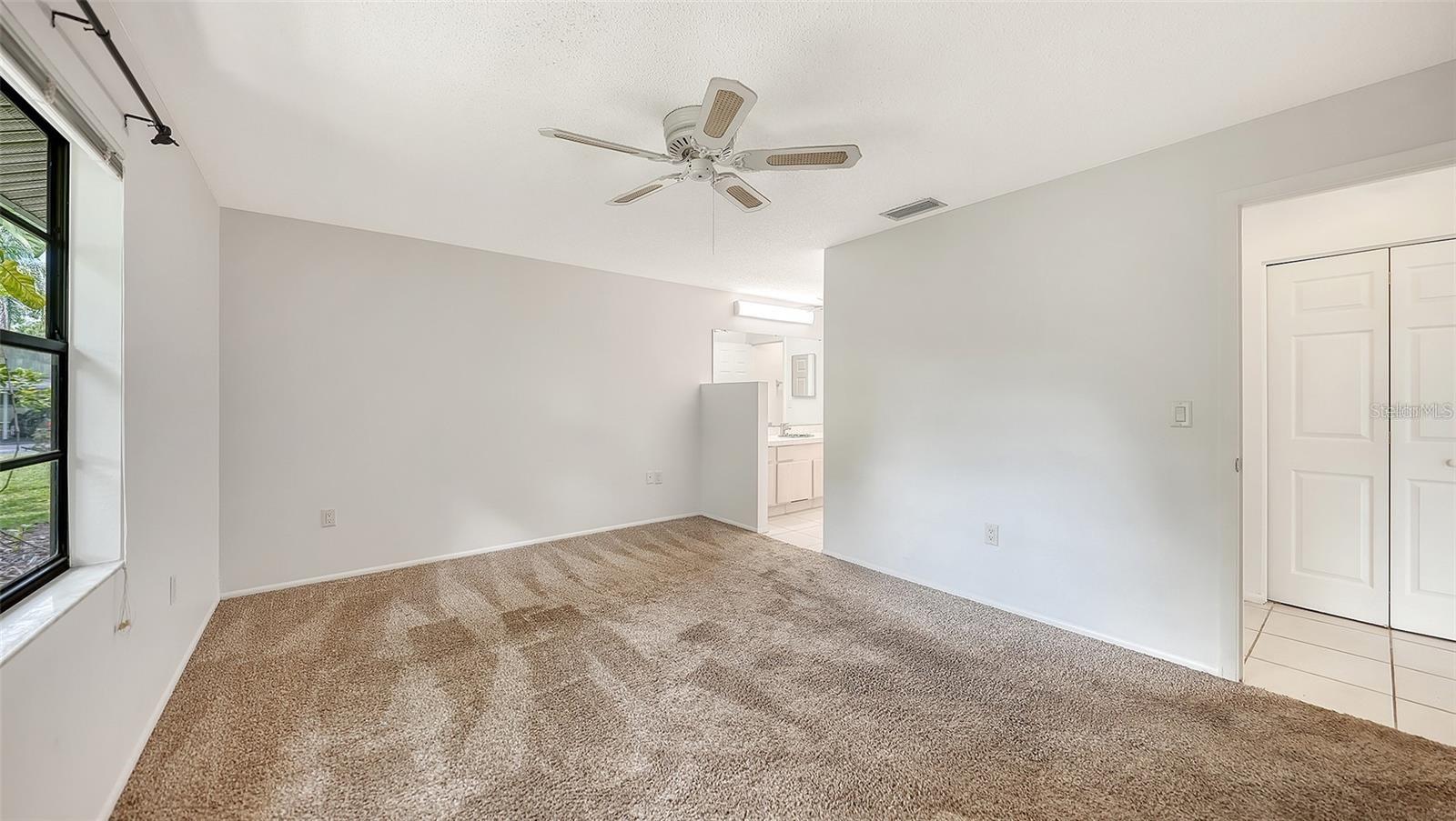 BARRINGTON WOODS - Residential