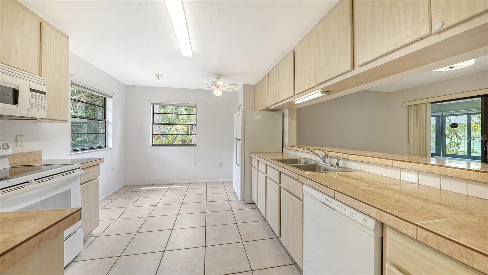 BARRINGTON WOODS - Residential