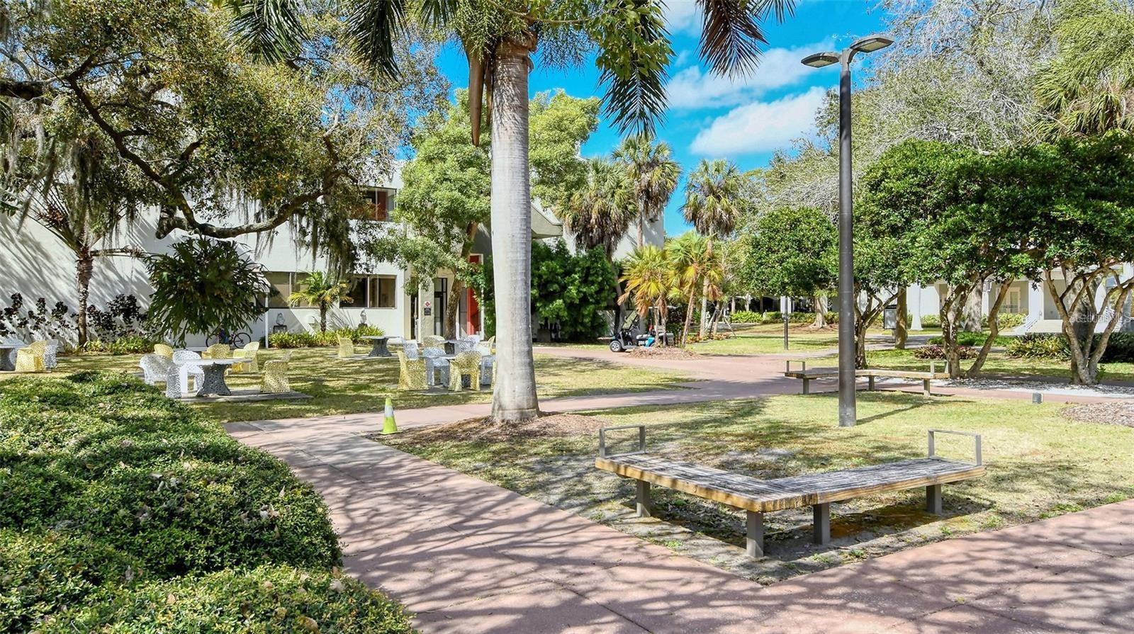 BARRINGTON WOODS - Residential