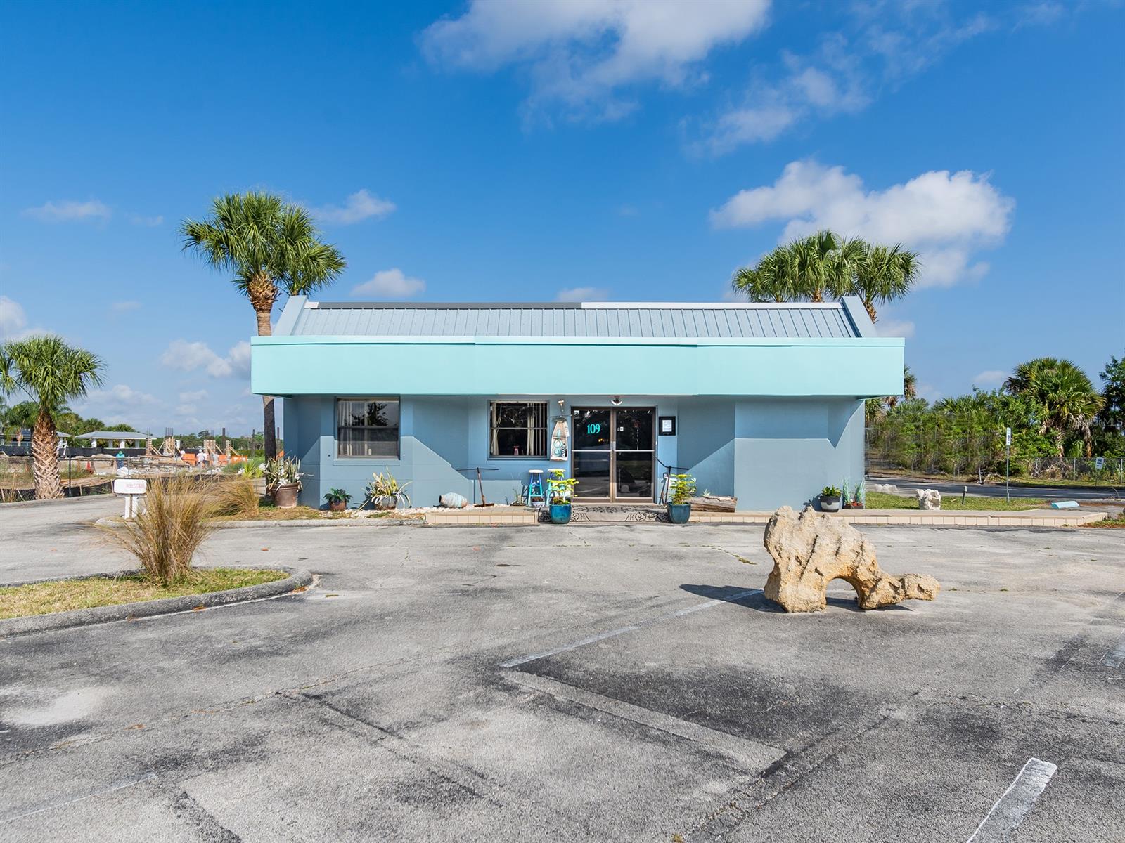 LOCATION, LOCATION, LOCATION! Great investment opportunity in New Smyrna Beach located between Historic Canal Street and Flagler Avenue. Zoned B-2 (Neighborhood Commercial Classification) with 85 feet of road frontage on North Causeway and next door to the new River Walk Condominiums. Ample parking, 12’ ceilings, 2 baths and kitchenette area. Updates include new roof in 2018, electric/lighting, baths and flooring. 2COP License for Alcoholic Beverages (Beer and Wine for sale by the drink [consumption on premises] or in sealed containers for package sales) can convey with purchase. ;Water: City