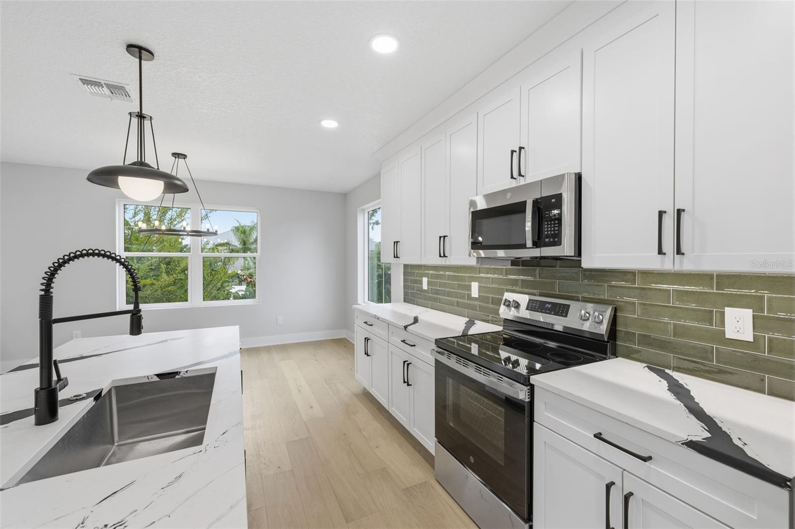 D4S | MADISON TOWNHOMES - Residential Lease