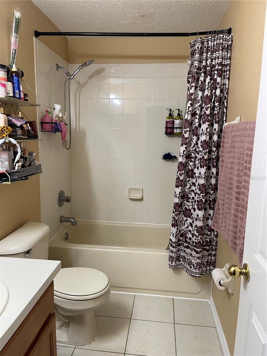 TOWNHOMES OF BAY PORT COLONY - Residential Lease