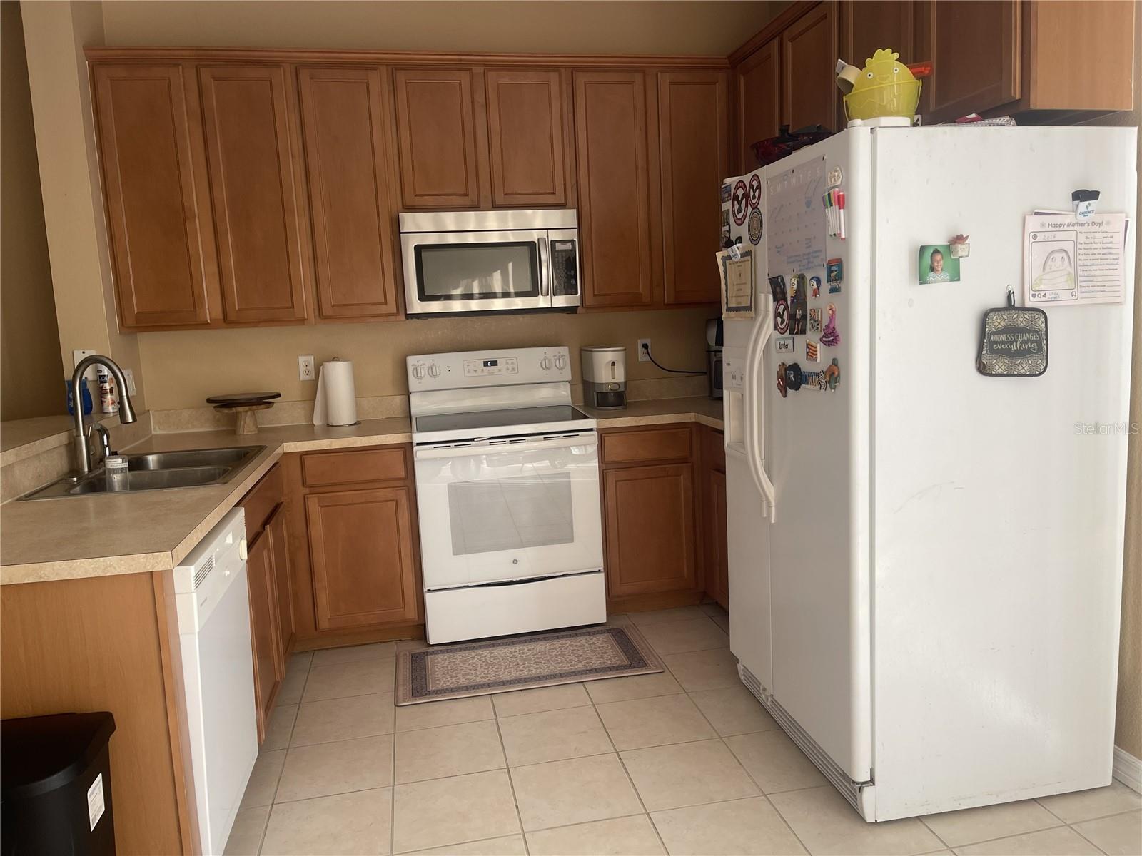 TOWNHOMES OF BAY PORT COLONY - Residential Lease