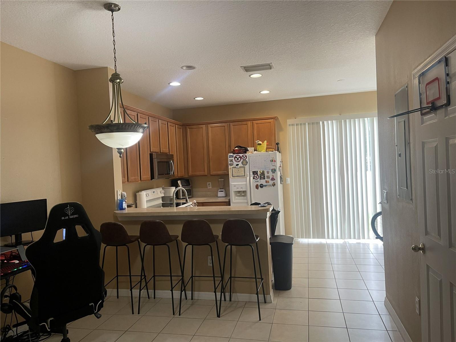 TOWNHOMES OF BAY PORT COLONY - Residential Lease
