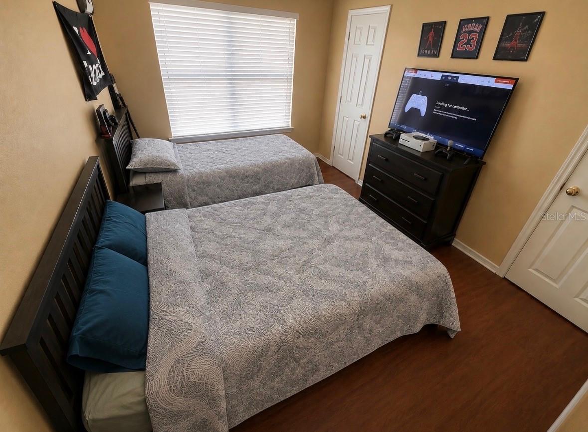 TOWNHOMES OF BAY PORT COLONY - Residential Lease