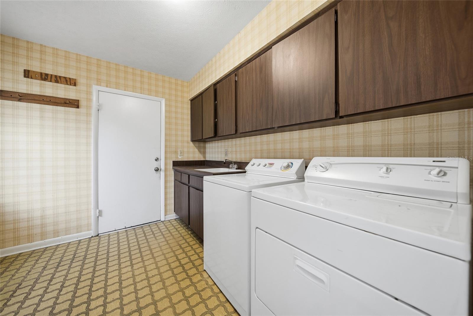 FAIRWAY VILLAGE - Residential