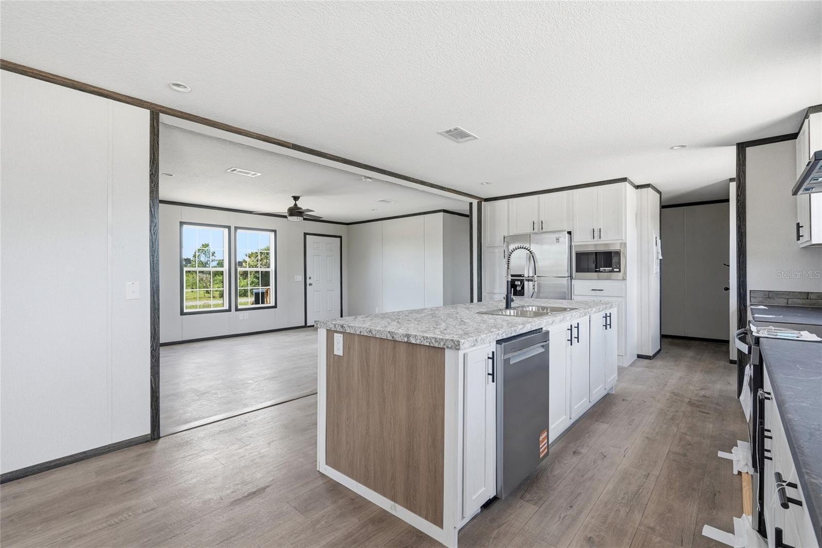 VIKING ESTATES - Residential